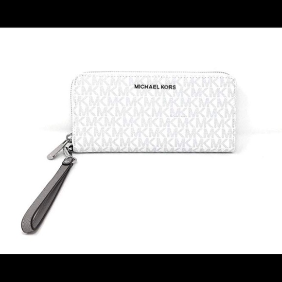 NWT Michael Kors Wallet💞Gaby’sBags - Picture 3 of 4